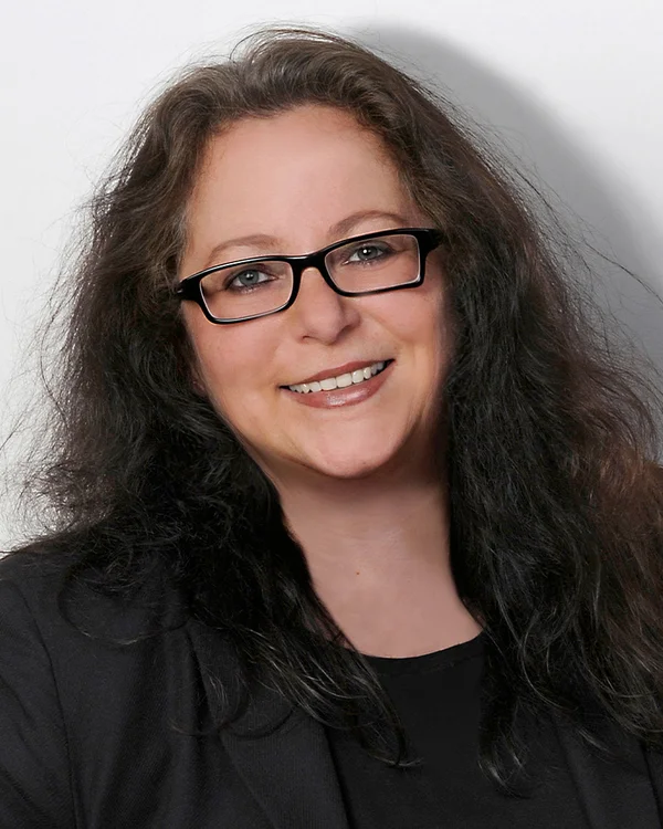 Mitarbeiterfoto von Nadja Elias